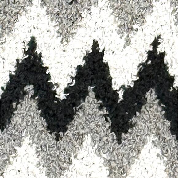 POL Chevron Pattern Tank Women's L Y2K Black Gray White Fuzzy Texture Zig Zag - Picture 2 of 6